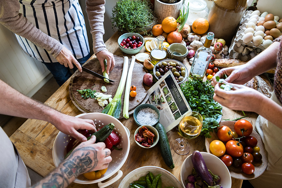 people-cooking-healthy-food-in-the-kitchen